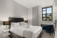 Easy Stay - the Median Rosebank