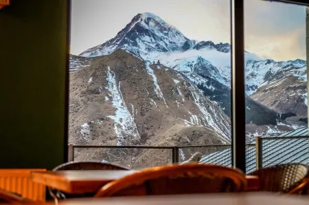 Hotel Misty Mountain