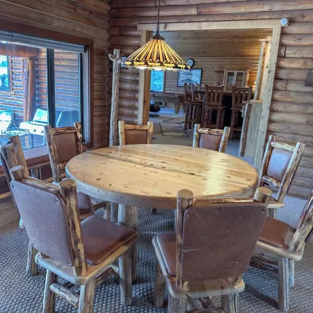 Stanley House - Hillside Cabin with Panoramic Views of the Sawtooth Mountains