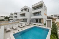 Apartments Mare B with Pool Hotels in Gajac
