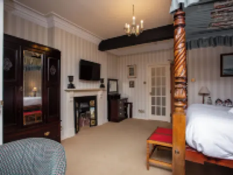 The Olde Ship Inn Hotels in Seahouses