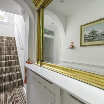 Upper Rock Brighton - Guest House