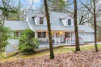 Asheville Cottage Retreat by AvantStay A Charm