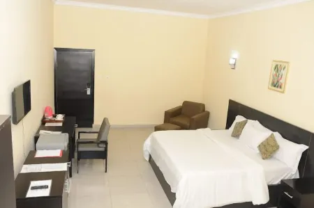 Fabian Country Home Hotel Limited Отели в г. Адо-Экити