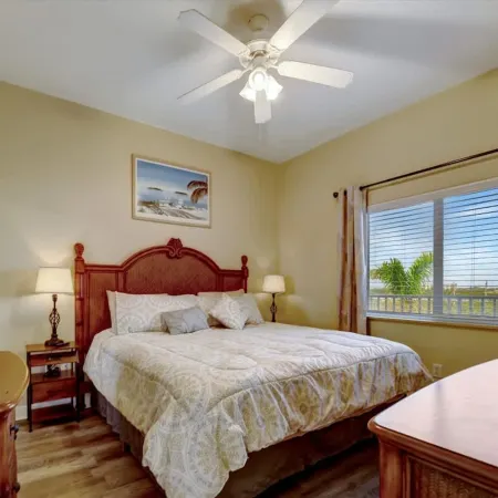 Sunlit Bayview Suite Balcony Pool & Hot Tub!