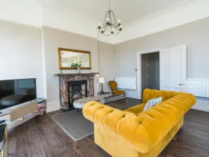 1 Elliot Terrace