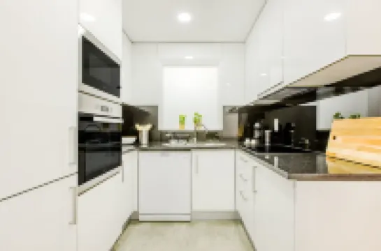 エスピーニョ ビーチ 4 ステイズ アパートメンツ