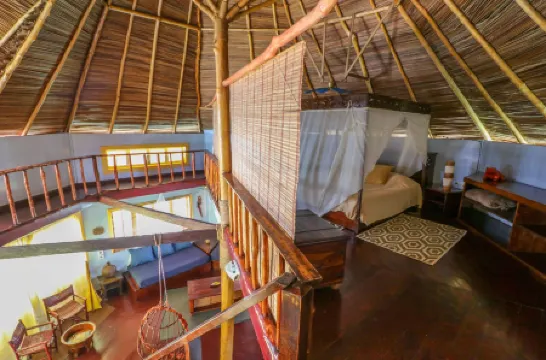 蓬塔卡拉科爾阿誇旅舍