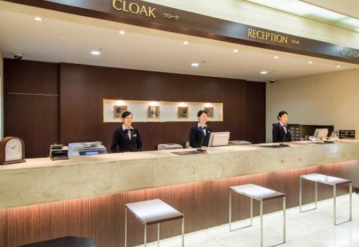 2. 아나 크라운 플..