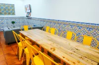 Help Yourself Hostels - Restelo Hôtels à : Ajuda