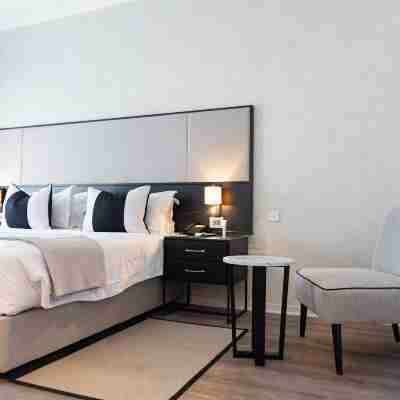 Cresta Churchill Hotel Rooms