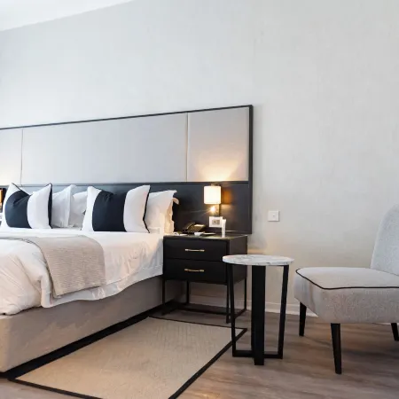 Cresta Churchill Hotel