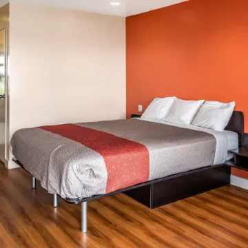 Motel 6 Gardena, CA - South