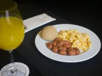 Carris Cardenal Quevedo - sarapan