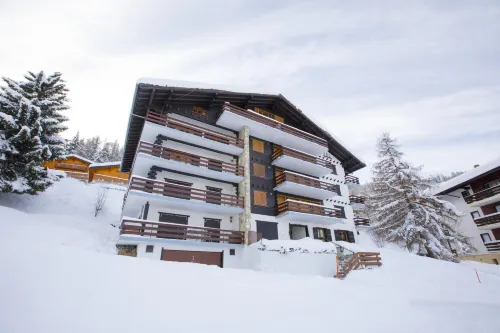 App les Rocailles 9 Family Retreat with Sauna Hotels in Riddes