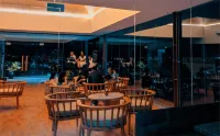โรงแรมอิลลิรา บันยูวันกิ - ที่มีบาร์
