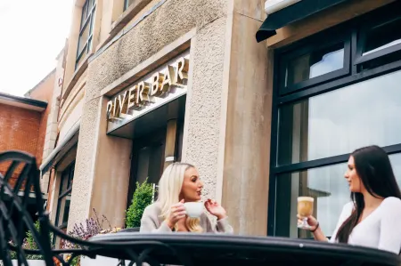 Crowne Plaza Belfast Отели рядом с достопримечательностью «Кафедральный собор Сейнт Питер»