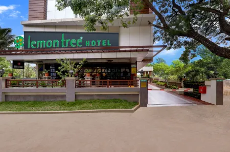 Lemon Tree Hotel, Hubli Отели в г. Дхарвад