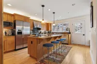 Legacy House by AvantStay Beautiful 4Bdr Home in Great Location w Hot Tub