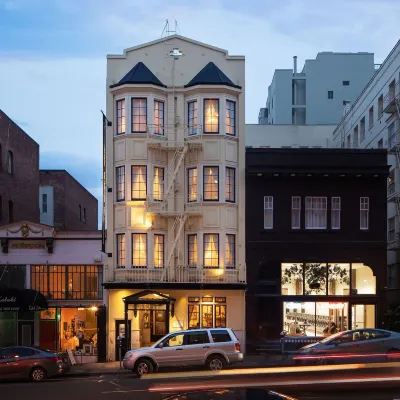 Golden Gate Hotel Отели рядом с достопримечательностью «Собор Грейс»