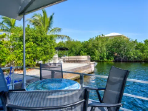 Aqua Lodges at Coconut Cay RV and Marina Hotels in Marathon