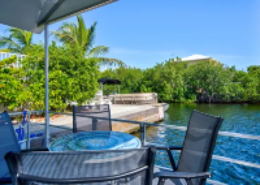 Aqua Lodges at Coconut Cay RV and Marina