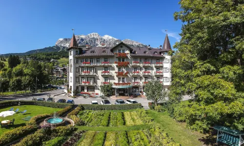 Franceschi Park Hotel