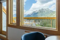 獨木舟套房酒店 - 山景