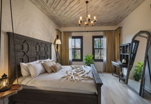 1. 카사 수르 안탈..