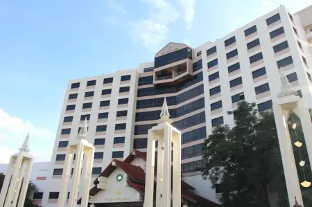 Ploy Palace Hotel