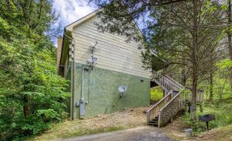 Lake Mountain Cabin w Pool Game Room Hot Tub