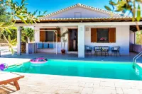 Villa Avra - With Private Pool Hotels in Mylopotamos