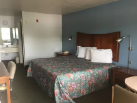 Sunset Inn Hotels in 