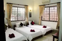 Tropical Breeze Hotels near Bambu Stage