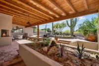 Vintage Classic Private Carefree Home