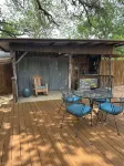 Charming 2-bedroom bungalow, near fabulous wineries, 25 mins from Marble Falls