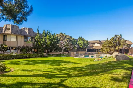 Ocean Vistas and Luxurious Amenities - Exquisite Coastal Retreat