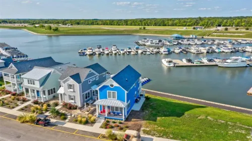 Waterfront Views and Designer Kitchen - Stunning Modern Escape