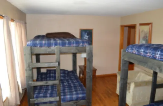 Relaxing, Lakefront & Roomy Great for fishing, duck hunting, & family gatherings 奧拜恩縣酒店