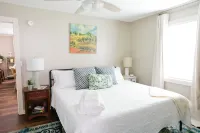 Spacious Kitchen and Relaxing Atmosphere - Gorgeous River Retreat