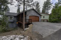 Enchanting Hot Tub Oasis and Stunning Mountain Views - Cozy Getaway