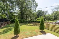 Pettaway Bungalow Hotels near MacArthur Museum of Arkansas Military History
