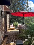 Downtown Savannah Carriage House near Forsyth Park