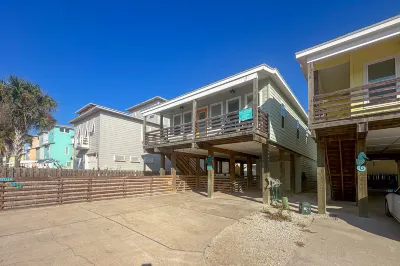 Private Heated Pool, Golf Cart Included, Pet Friendly Hotels near Fly It Port ' A