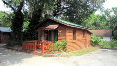 Riverside Lodge Resort