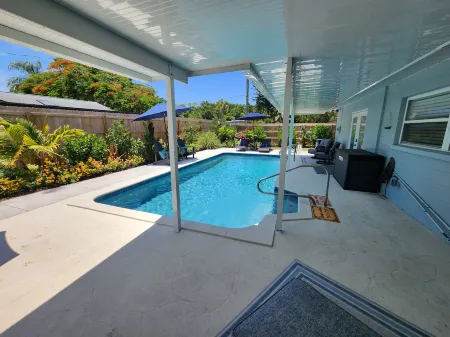 Tropical Paradise Retreat - Coastal Oasis with Heated Pool