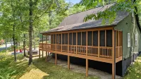 Hot Tub, Fire Pit, Deck and WiFi - Gorgeous Tranquil Cabin Hotels in Basye