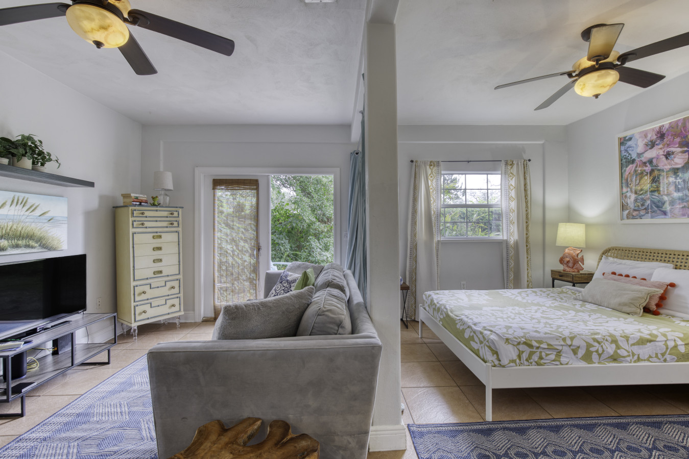 Stunning Getaway - Winery Tours, Wildlife Watching, Sailing Hotels in Holly Hill