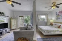 Stunning Getaway - Winery Tours, Wildlife Watching, Sailing Hotels in Holly Hill