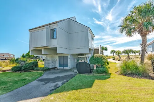 Stunning Beach Villa - Ocean Views, Golf Carts, WiFi 禿頭島住宿飯店